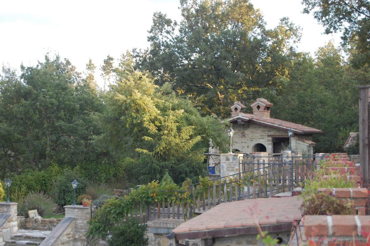 Agriturismo Countryhouse Le Giare Γκούμπιο Εξωτερικό φωτογραφία