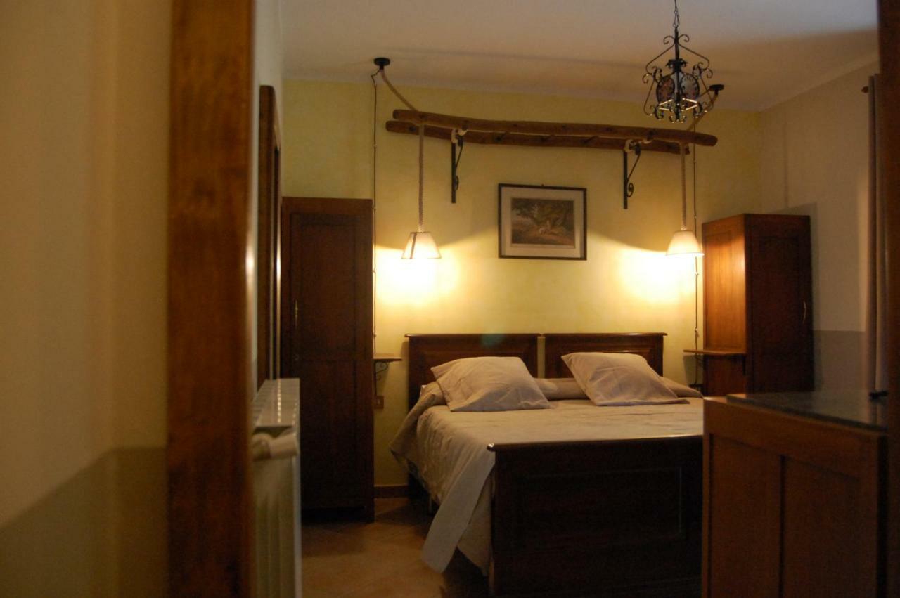 Agriturismo Countryhouse Le Giare Γκούμπιο Εξωτερικό φωτογραφία