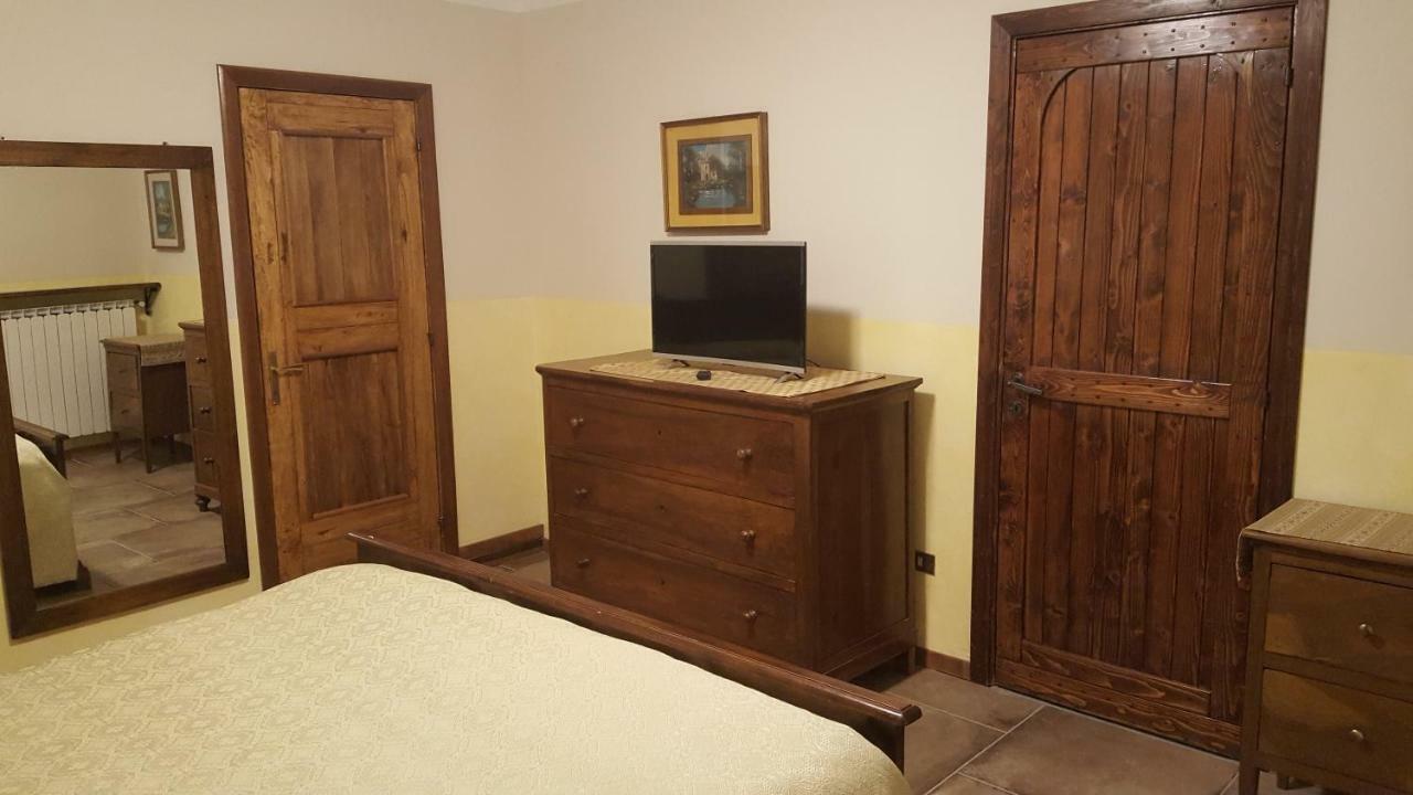 Agriturismo Countryhouse Le Giare Γκούμπιο Εξωτερικό φωτογραφία