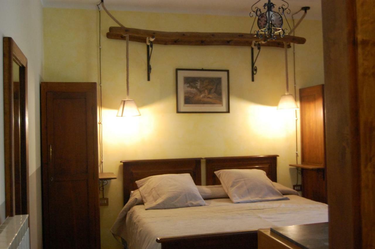 Agriturismo Countryhouse Le Giare Γκούμπιο Εξωτερικό φωτογραφία