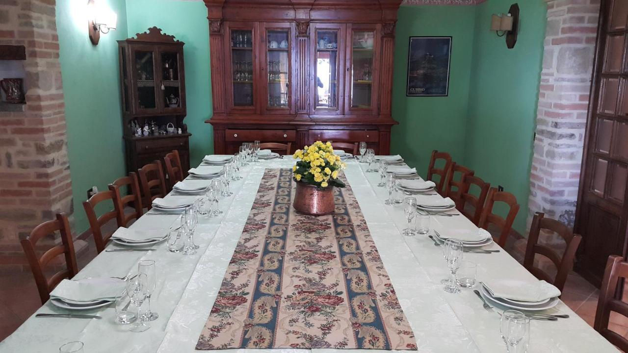 Agriturismo Countryhouse Le Giare Γκούμπιο Εξωτερικό φωτογραφία
