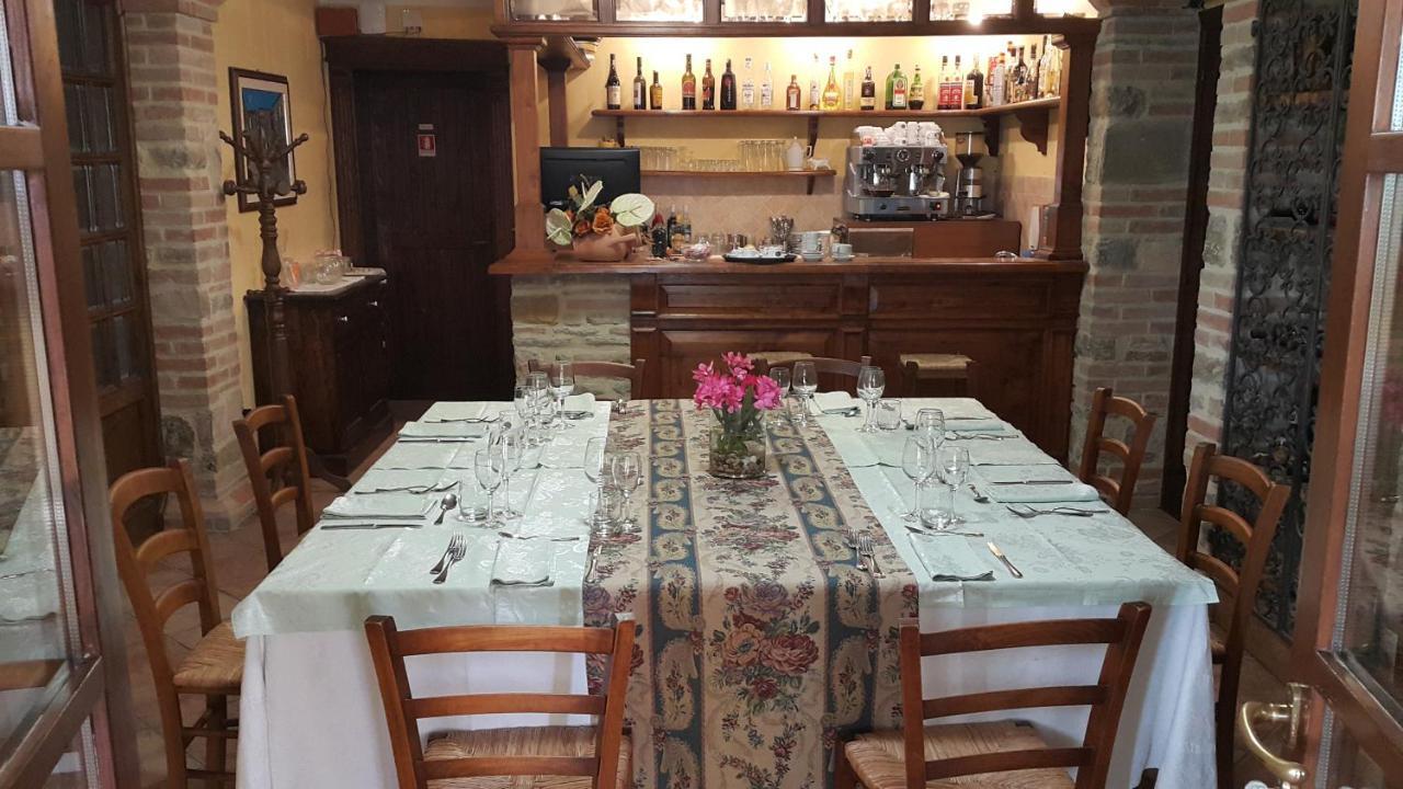 Agriturismo Countryhouse Le Giare Γκούμπιο Εξωτερικό φωτογραφία