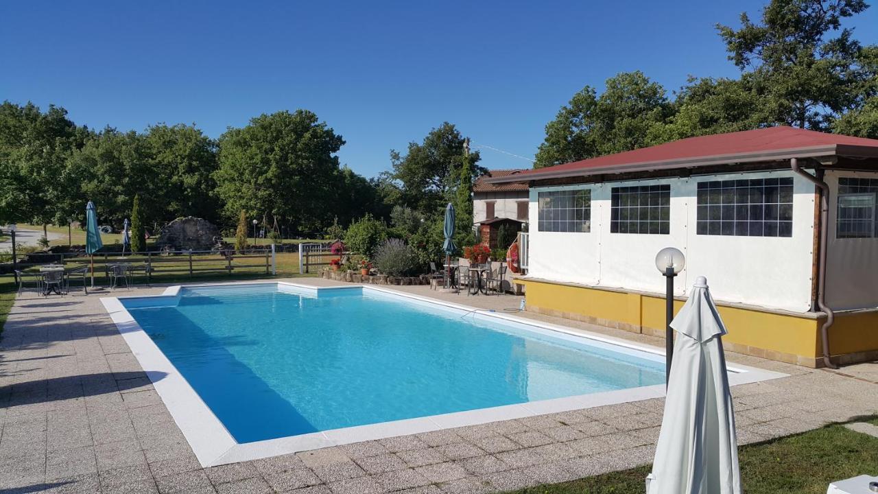 Agriturismo Countryhouse Le Giare Γκούμπιο Εξωτερικό φωτογραφία